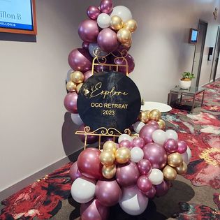Organic Garland on Easel, with Personalized Sign